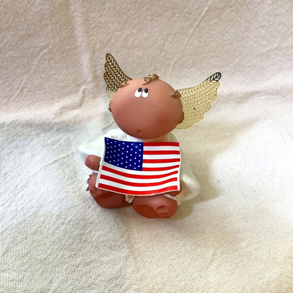 Angel Cheeks Figurine - Picture 1 of 1
